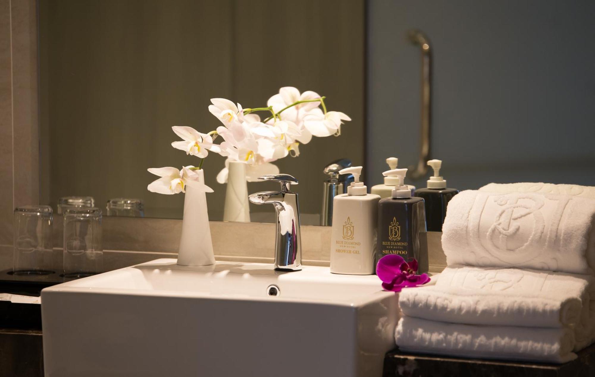 Nicecy Suite Hotel & Spa โฮจิมินห์ซิตี้ ภายนอก รูปภาพ